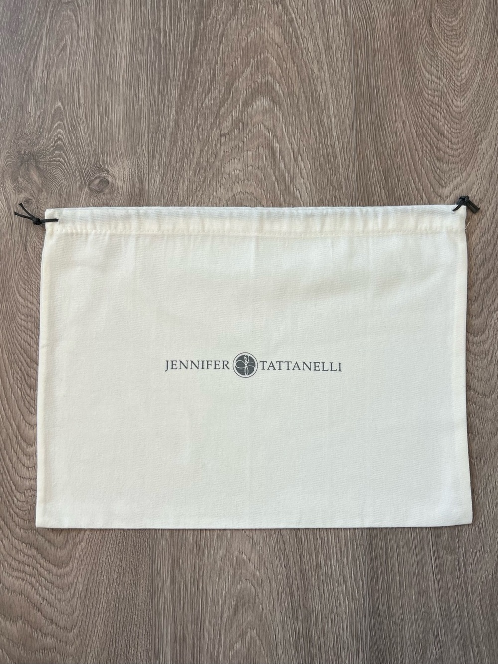Jennifer Tattanalli dust bag (C102)